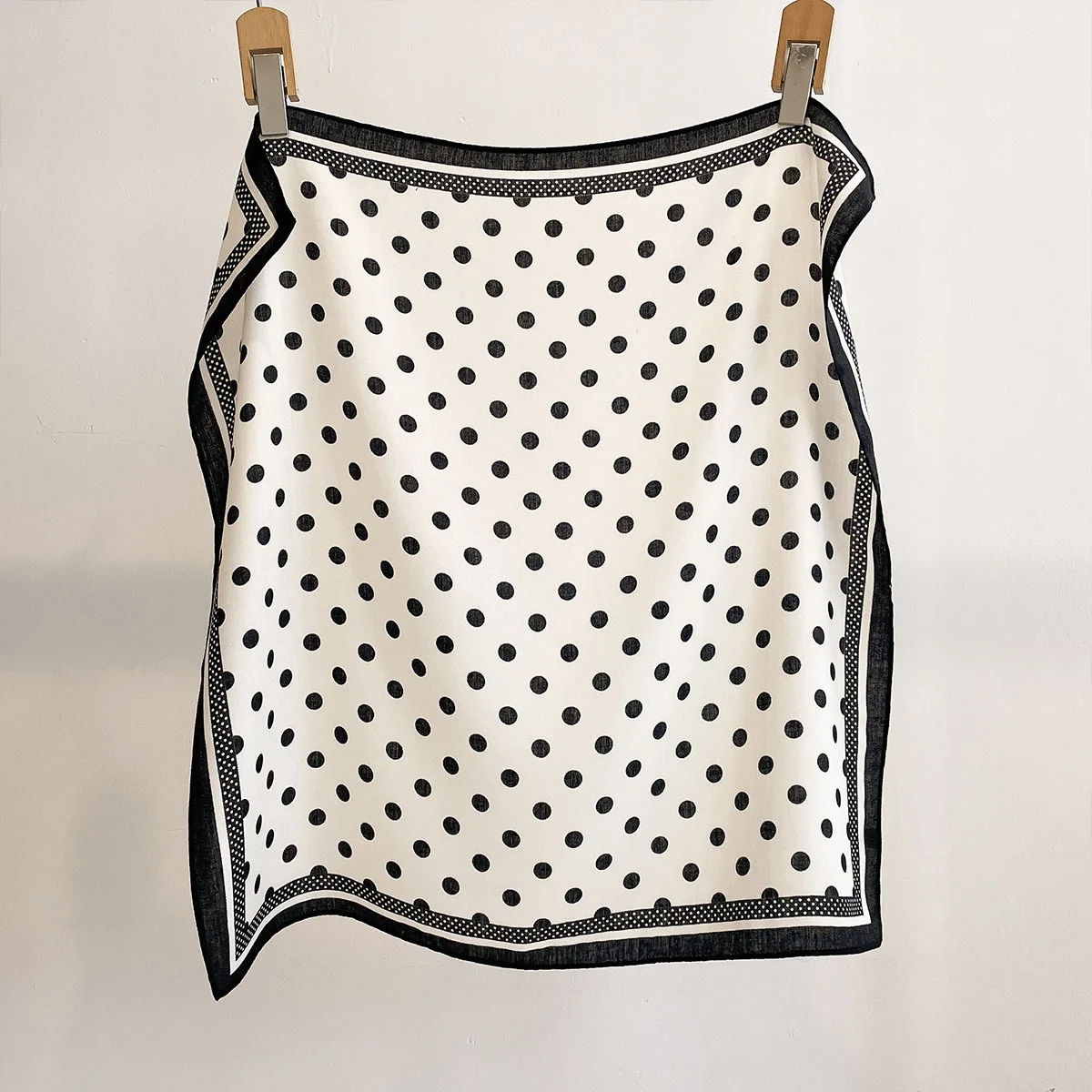 Luxury Polka Dot Printed Squar - Face Scarf Mask reseña y precio