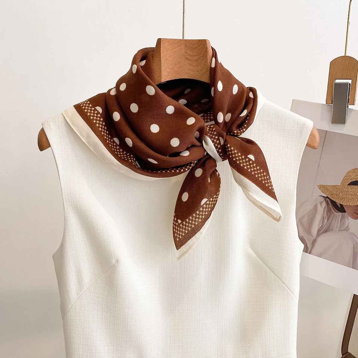 Luxury Polka Dot Printed Squar - Face Scarf Mask reseña y precio