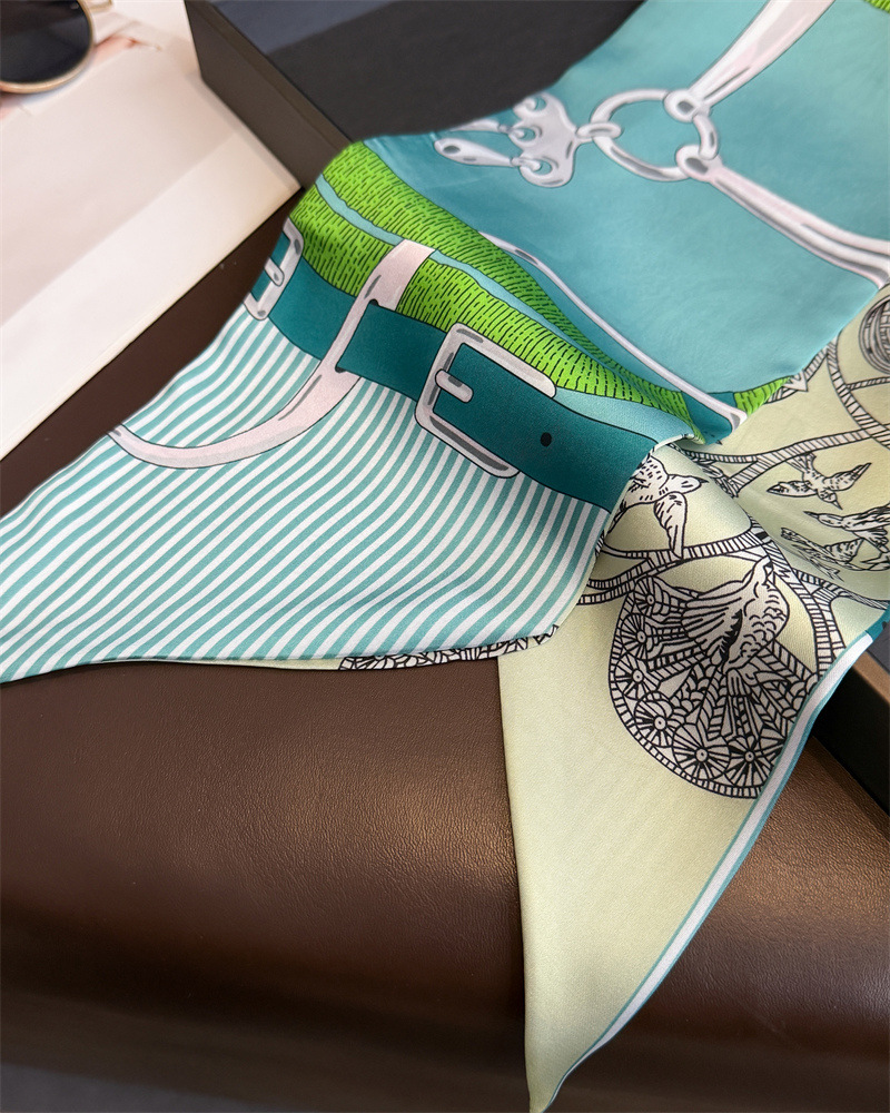 Women's Double-sided Print Sil - Ascot Neck Scarf reseña y precio