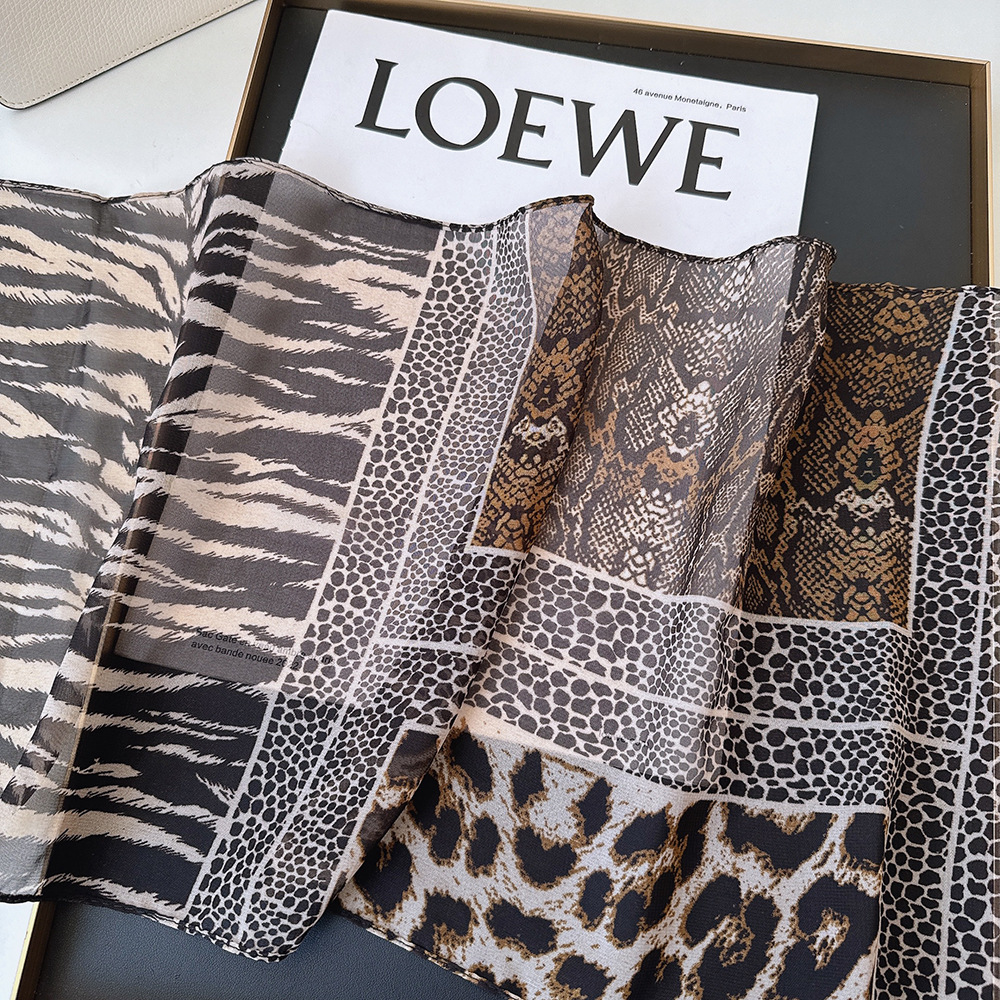 Leopard Small Long Silk Scarf  - Silk Tie Striped reseña y precio