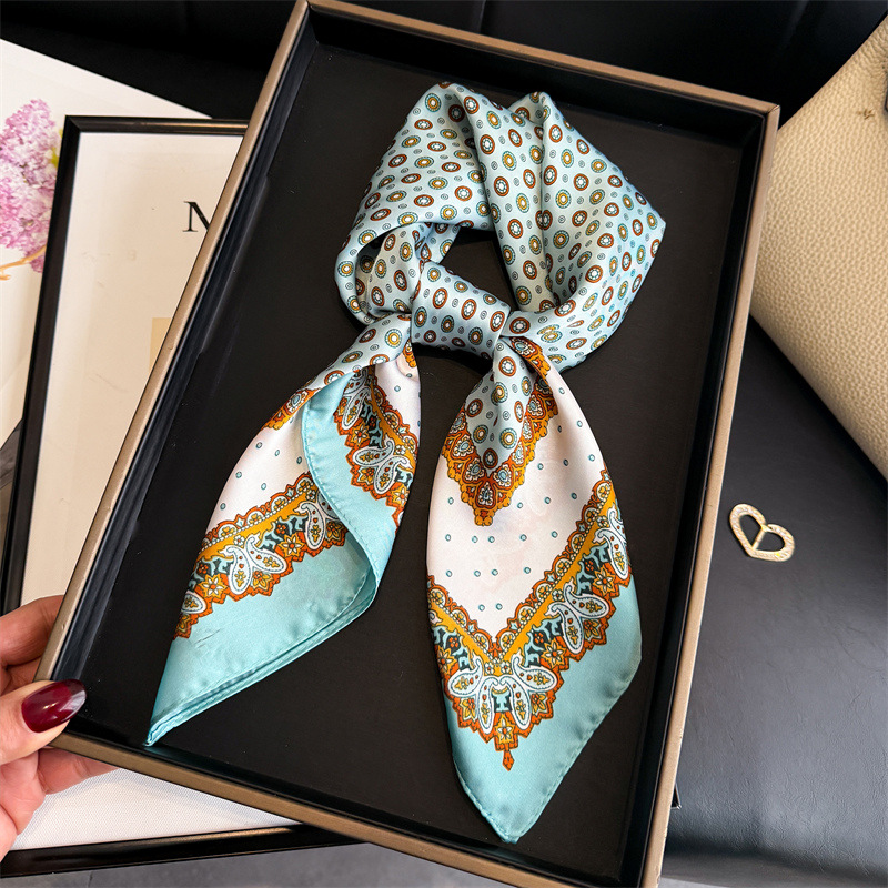 New Design Dot Paisley Print S - Silk Neck Scarf reseña y precio