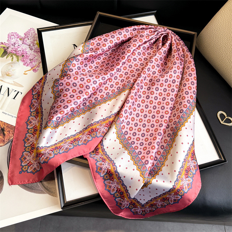 New Design Dot Paisley Print S - Silk Neck Scarf reseña y precio